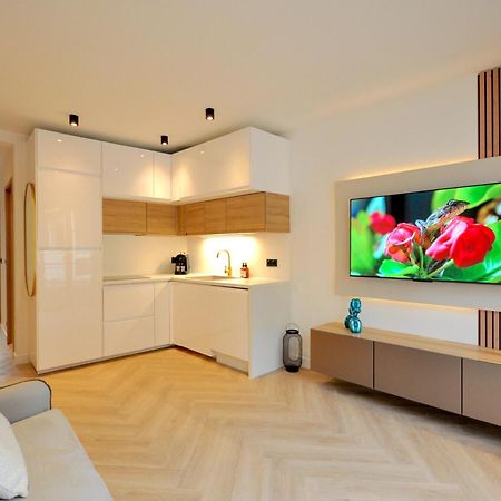 Monaco # Menton - 6 Persons - 2 Bedrooms - Full Renovated - Private Parking - Hypercenter - Clim - Beach And Sun ม็องตง ภายนอก รูปภาพ