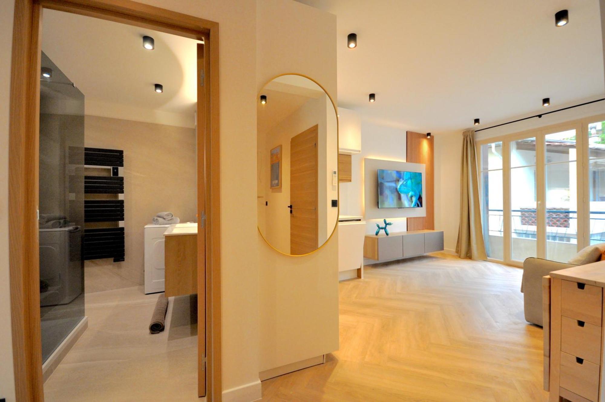 Monaco # Menton - 6 Persons - 2 Bedrooms - Full Renovated - Private Parking - Hypercenter - Clim - Beach And Sun ม็องตง ภายนอก รูปภาพ