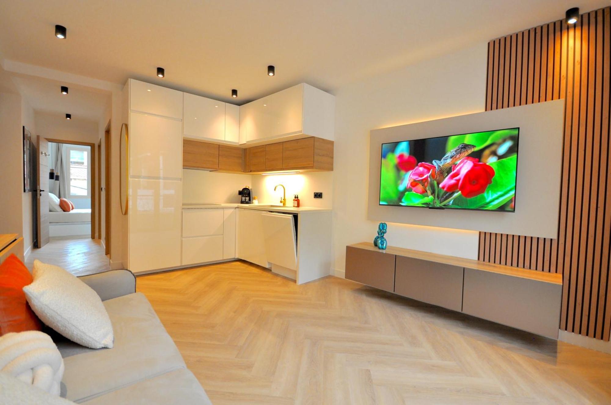 Monaco # Menton - 6 Persons - 2 Bedrooms - Full Renovated - Private Parking - Hypercenter - Clim - Beach And Sun ม็องตง ภายนอก รูปภาพ