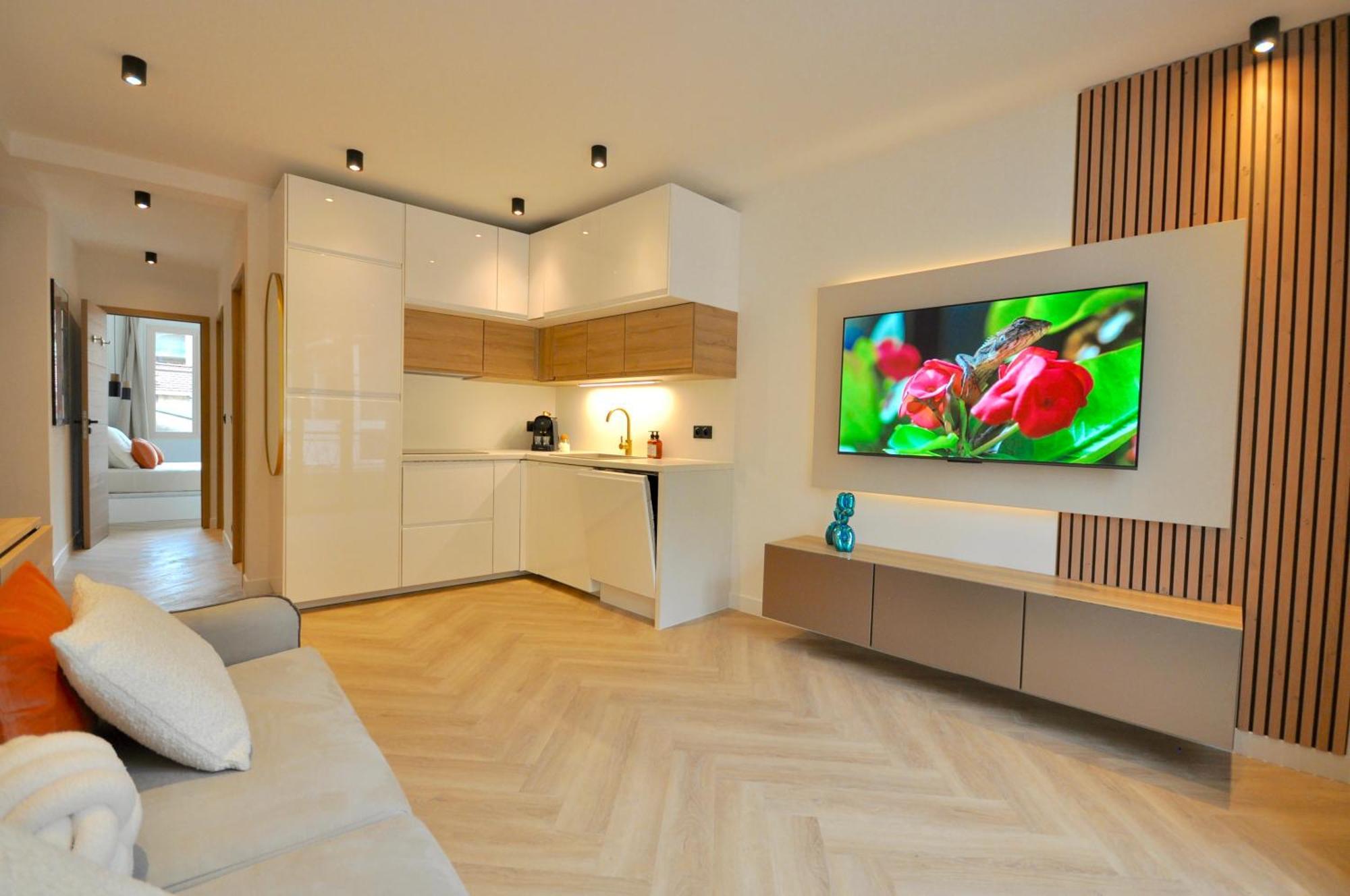 Monaco # Menton - 6 Persons - 2 Bedrooms - Full Renovated - Private Parking - Hypercenter - Clim - Beach And Sun ม็องตง ภายนอก รูปภาพ
