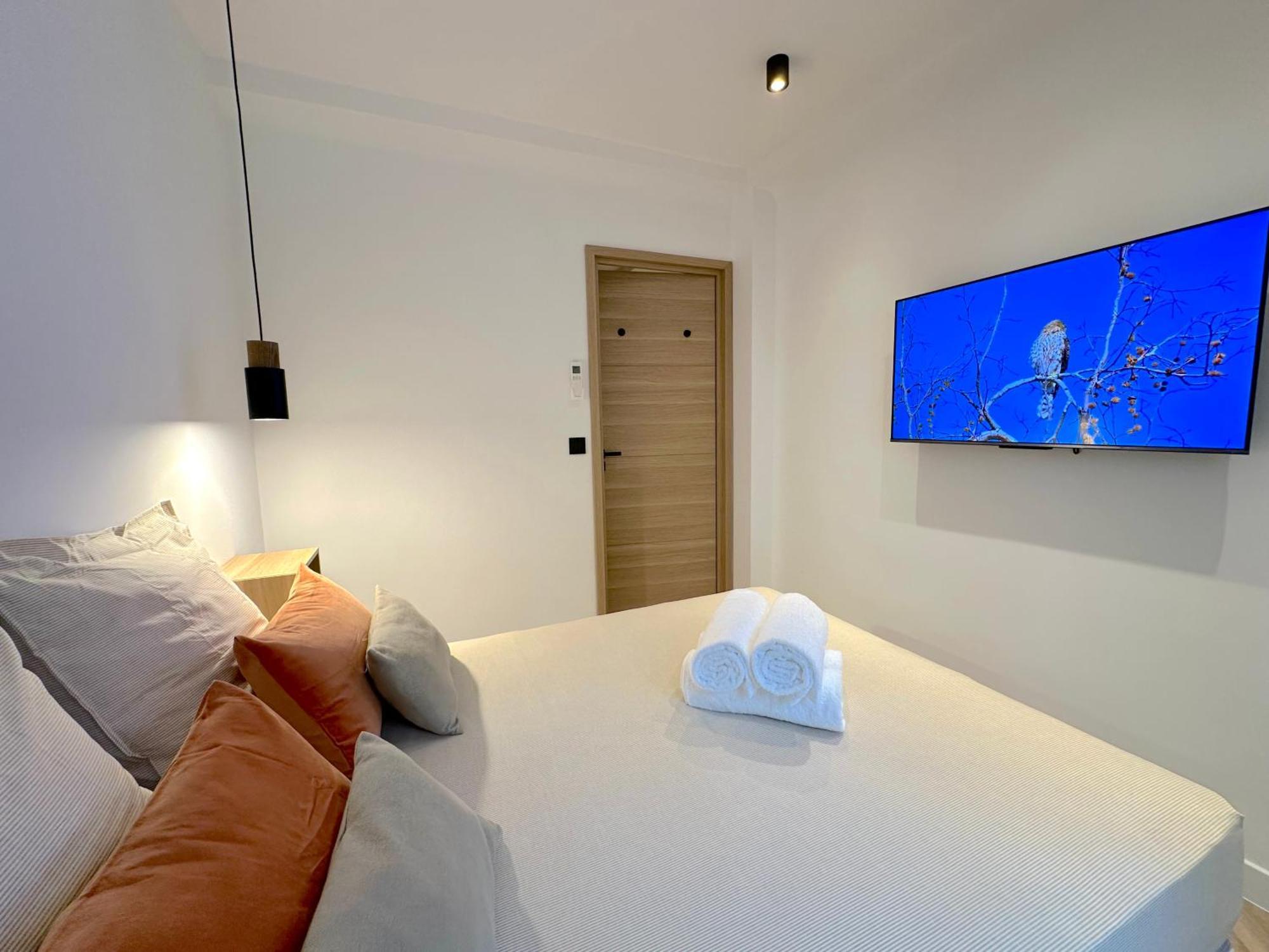 Monaco # Menton - 6 Persons - 2 Bedrooms - Full Renovated - Private Parking - Hypercenter - Clim - Beach And Sun ม็องตง ภายนอก รูปภาพ