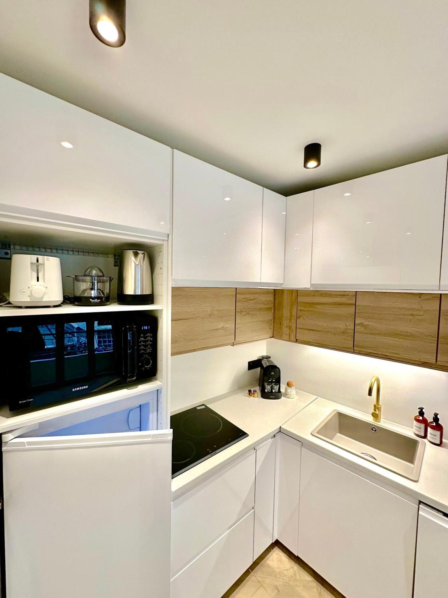 Monaco # Menton - 6 Persons - 2 Bedrooms - Full Renovated - Private Parking - Hypercenter - Clim - Beach And Sun ม็องตง ภายนอก รูปภาพ