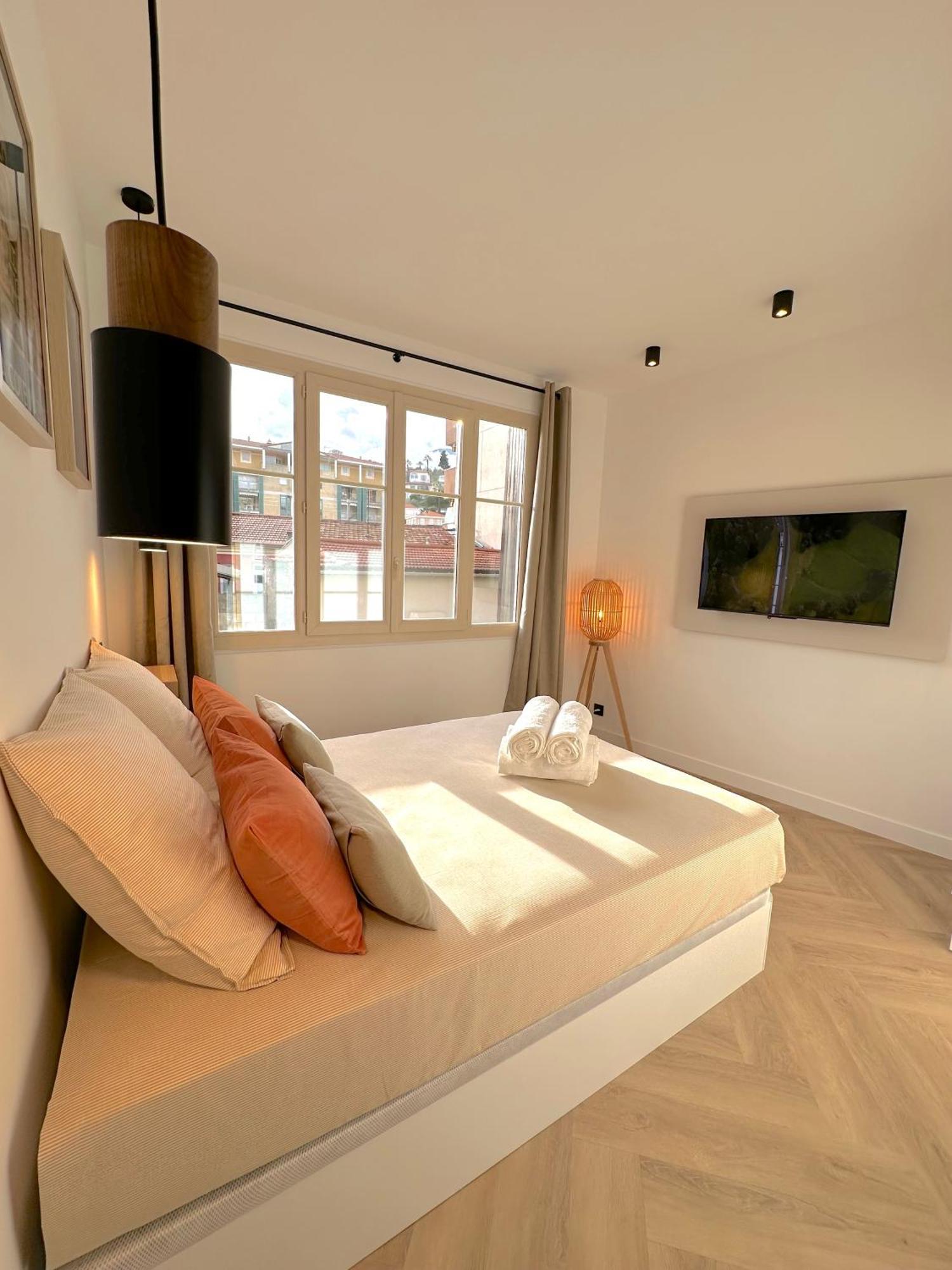 Monaco # Menton - 6 Persons - 2 Bedrooms - Full Renovated - Private Parking - Hypercenter - Clim - Beach And Sun ม็องตง ภายนอก รูปภาพ